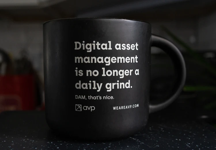 harris_issue_185_header_coffee_cup